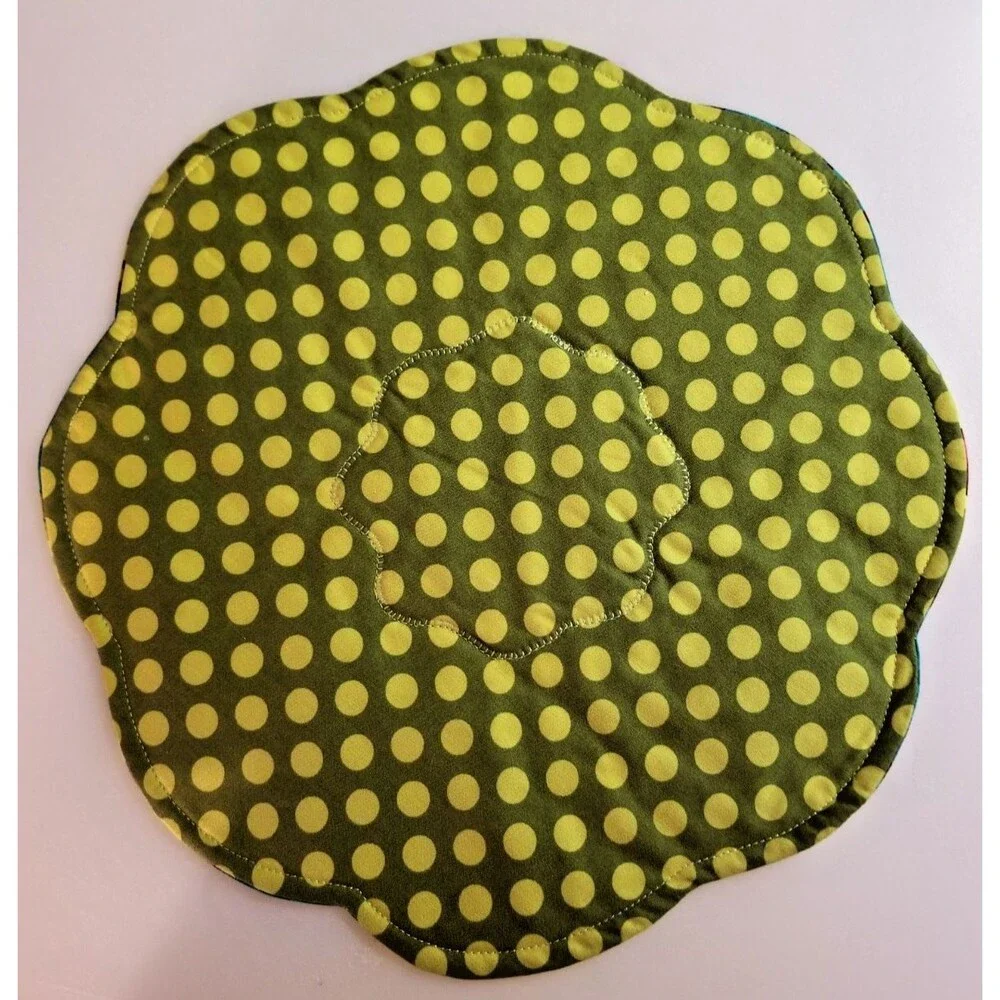 Floral Placemats & Coaster Set of 4 Whimsical Design Scalloped Edges Vibrant